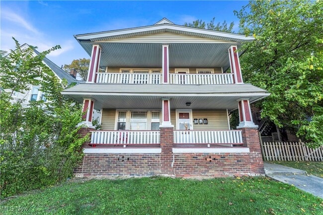 Building Photo - 1239 W 115th St Unit 2