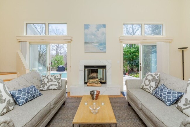 Photo - 38 Red Creek Cir