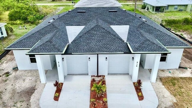 Photo - 918 Eisenhower Blvd