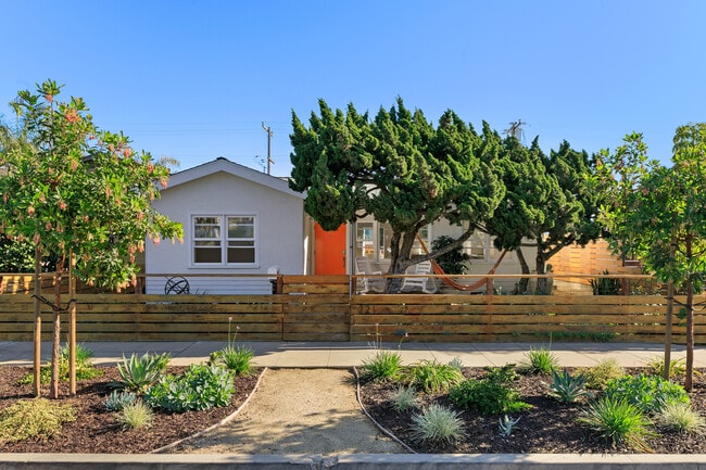 Building Photo - 721 3rd St Rental