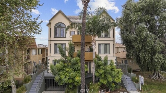 Photo - 231 E Burbank Blvd Unit 107