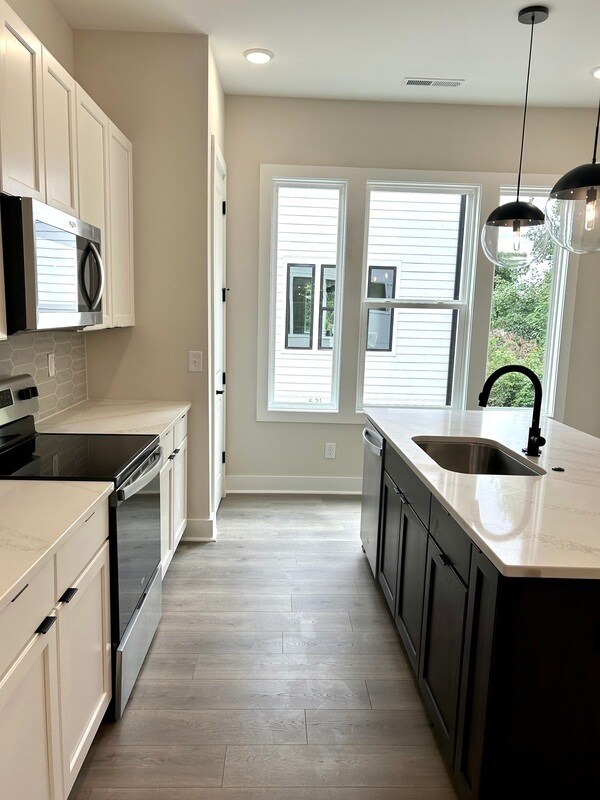 Photo - 407 Strong Ave