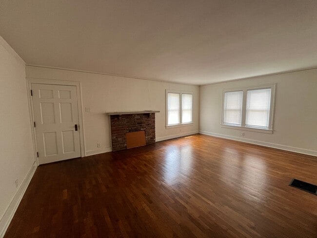 Photo - 1005 E Wylie St