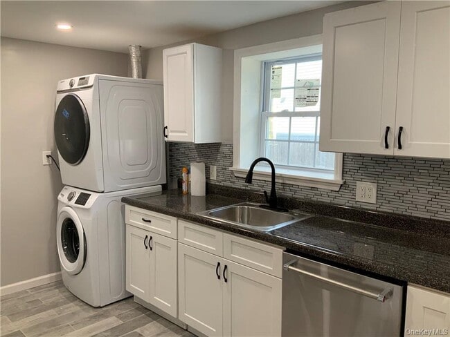 Photo - 754 Broadway