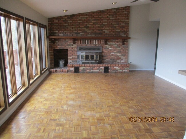 Photo - 2000 W Willis