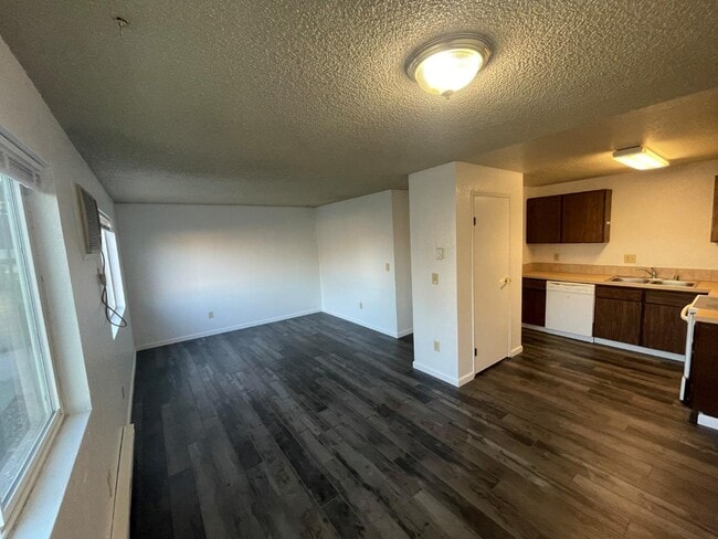 Photo - 15 N Sheppard Pl