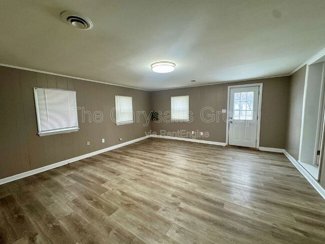 Photo - 124 W 3rd St