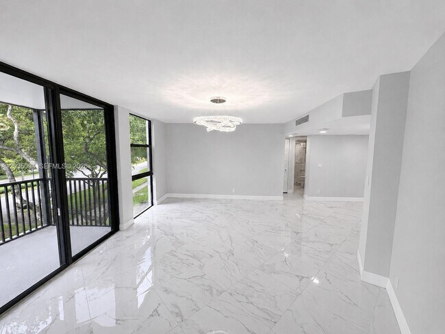 3301 N Country Club Dr Unit 305