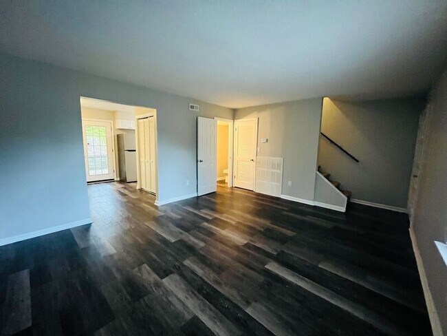 Photo - 701 Summitt Ave Unit B