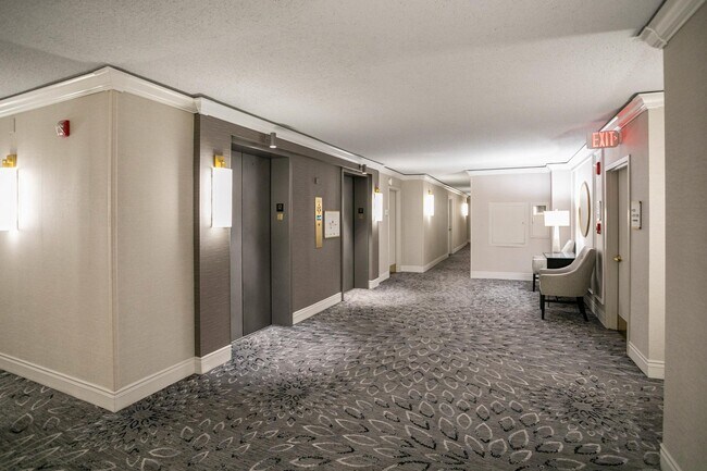 Photo - 4601 N Park Ave Unidad # 1212