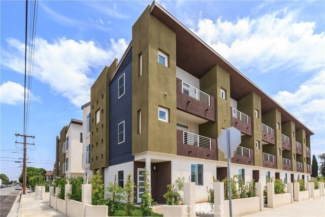 Building Photo - 3857 139th St Rental