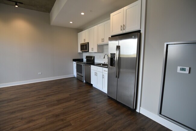 Photo - 3833 N Broadway Unit 514