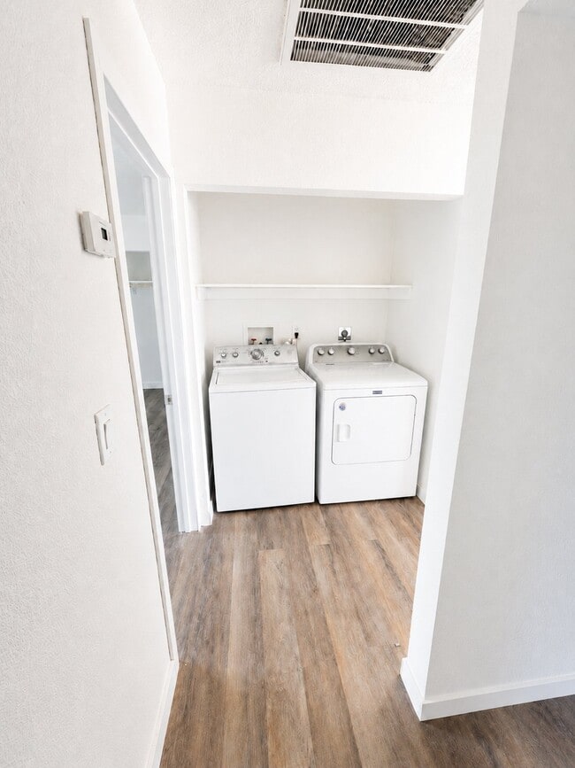 Photo - 4581 Macher Way Unit .