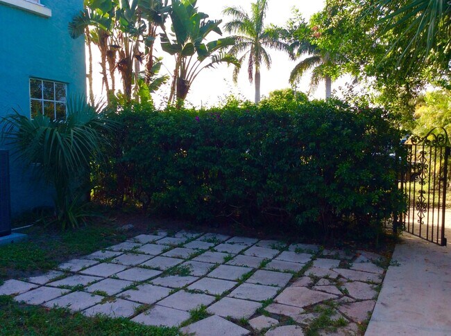 Photo - 382 Ellamar Rd