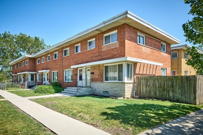 Building Photo - 10077 Frontage Rd