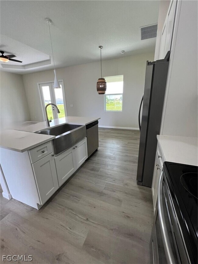 Photo - 1088 Saturn Ct