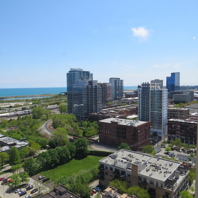 Photo - 1464 S Michigan Ave