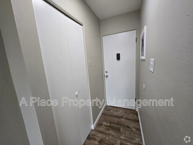 Building Photo - 2727 Hampton Ave Rental