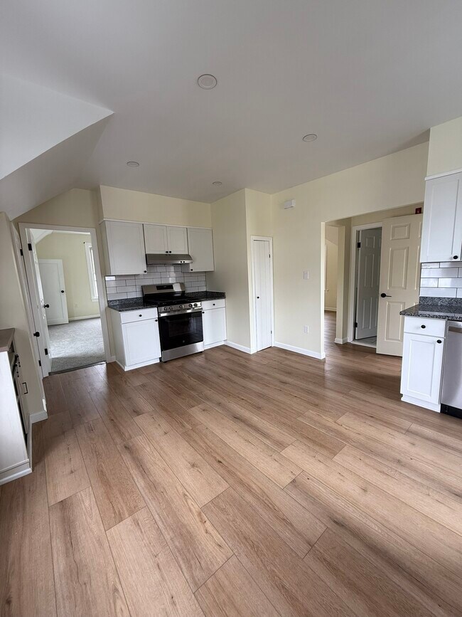 Photo - 80 Gladstone St Unidad Second floor