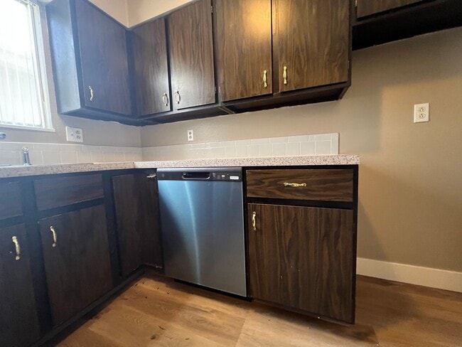 Photo - Renovated 2 Bedroom 1 Bathroom Unit!