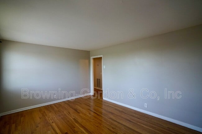 Photo - 2101 Eastwood Ave