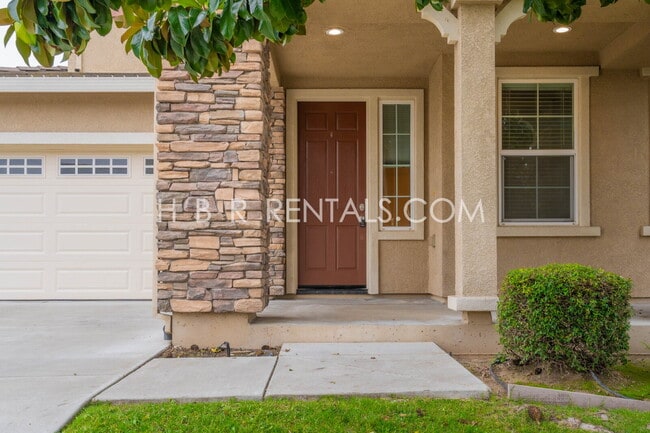 Photo - MANTECA RENTAL 4 BEDROOM OUTDOOR PIZZA OVEN in beautiful rear yard
