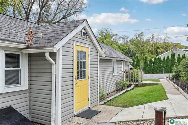 Photo - 3203 Washington St