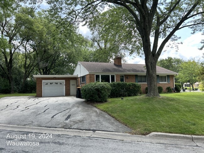 Building Photo - 9431 W Marion St