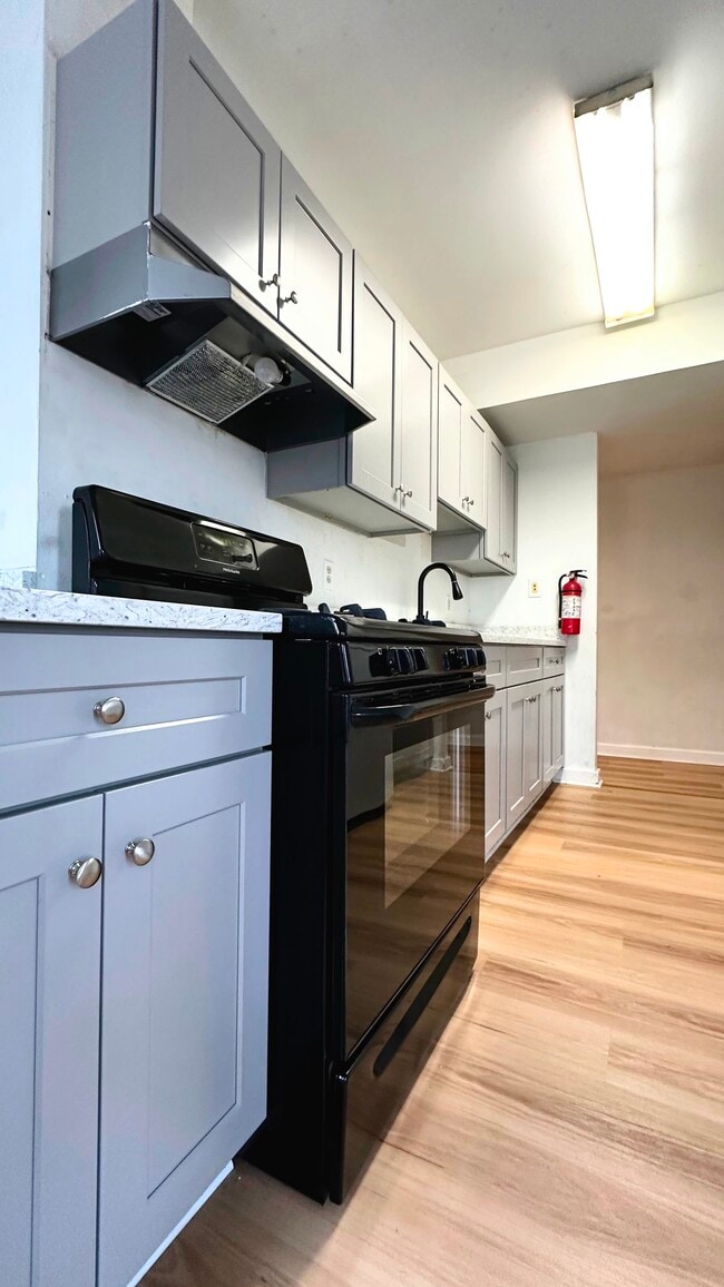 Photo - 200 Stanbridge St