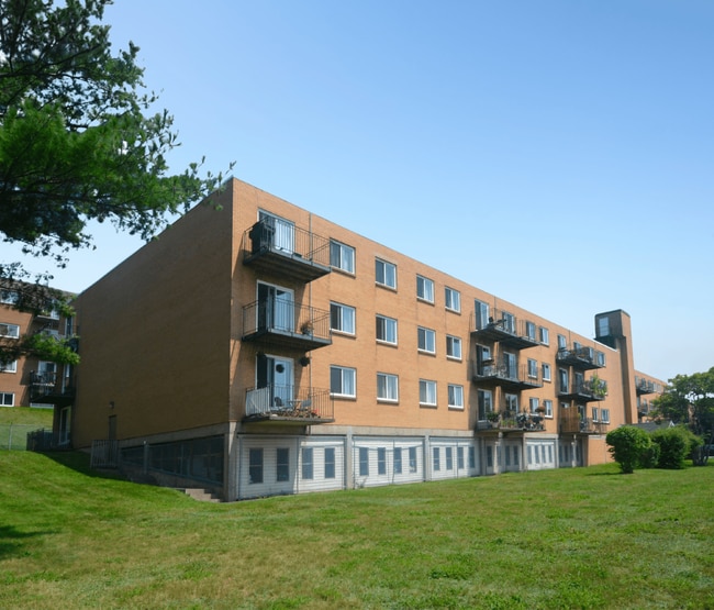 Building Photo - Dillman Place