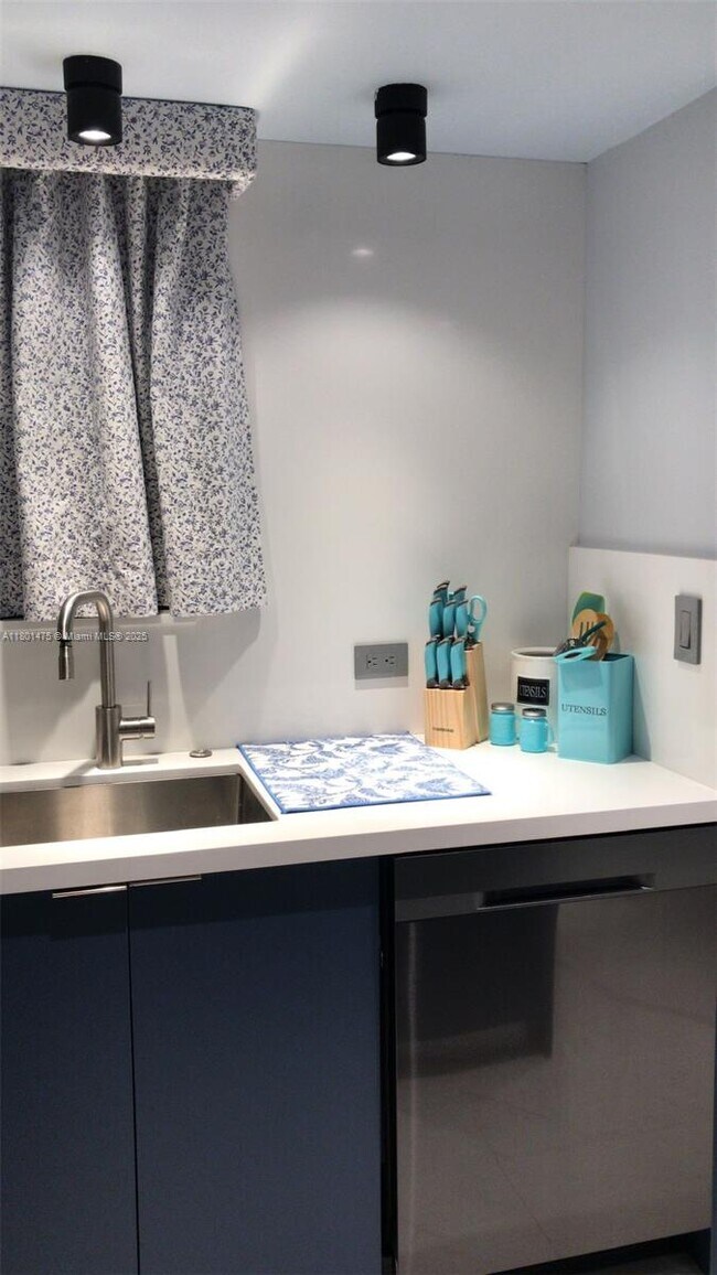 Photo - 1345 Lincoln Rd