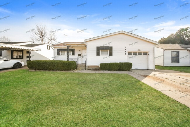 Building Photo - 1342 SW 51st St