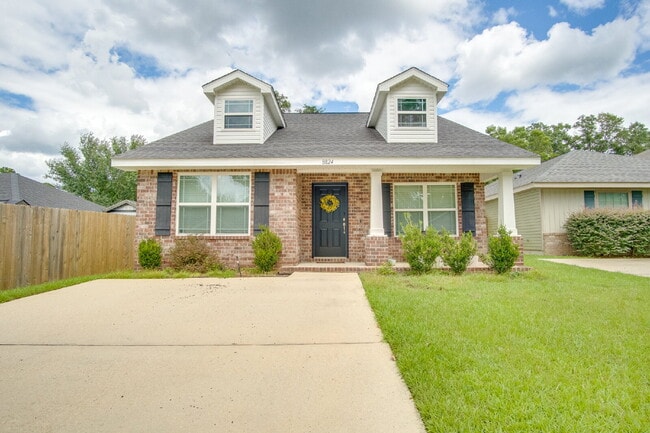 Building Photo - Spacious Cottage-Style Home Near UWF, Navy Federal & West Florida Hospital with Private Upstairs ...