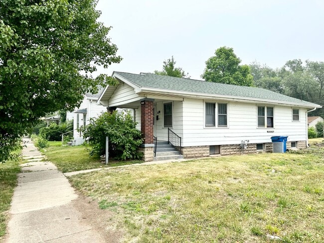 Photo - Move In Special! Get FREE October Rent – y...