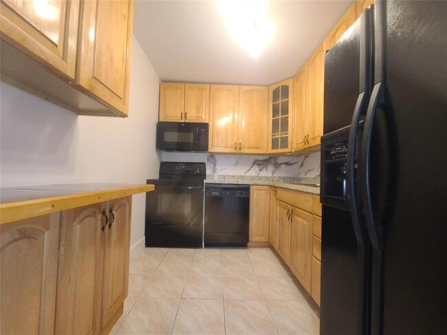 6391 Bay Club Dr Unidad 4