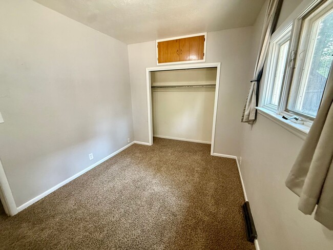 Photo - 931 W Oak St
