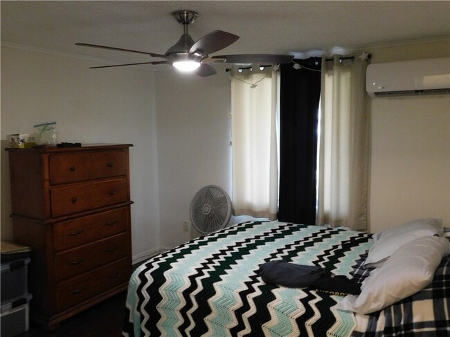 Photo - 464 7th Pl