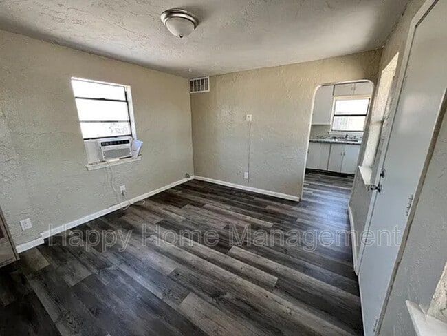 Photo - 1113 Aztec Rd NW