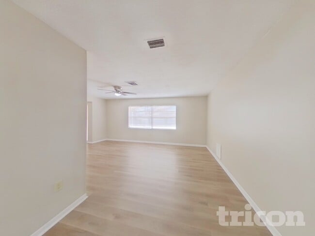 Photo - 2290 Colonial Dr