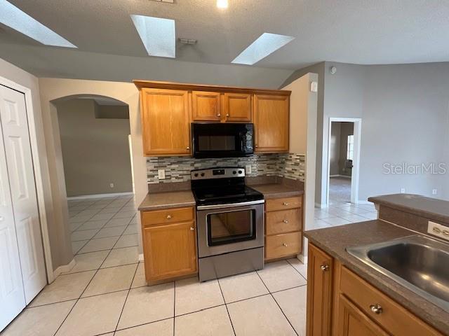 Photo - 202 Woodbury Pines Cir