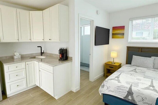 Photo - 2250 SE 5th St Unit 6