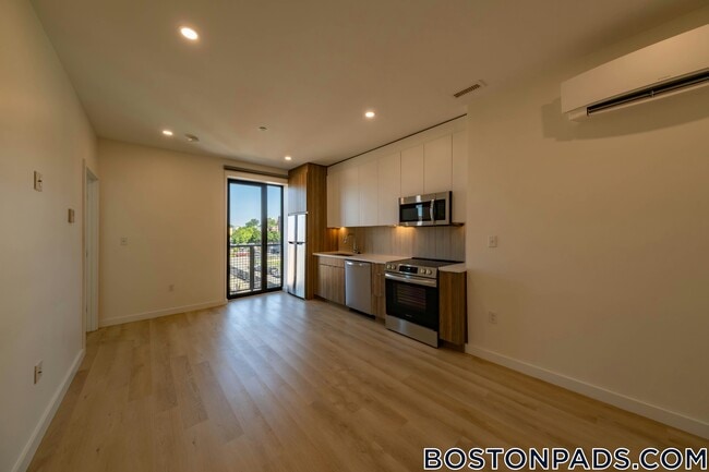 87 Oxford St Unit 501