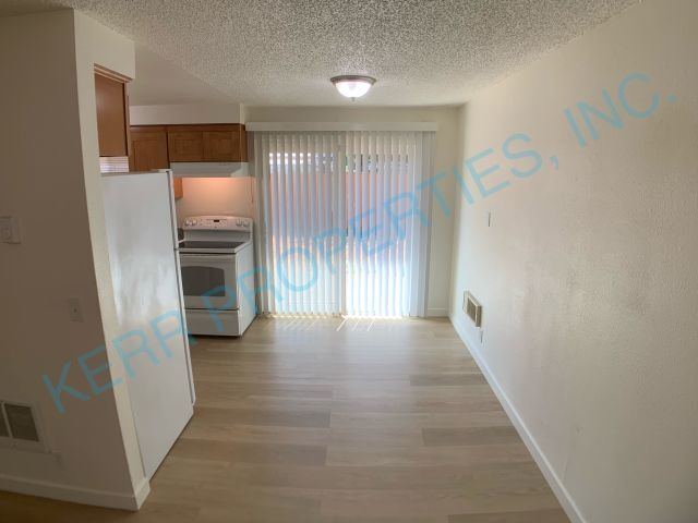 Photo - 16136 SE Main St