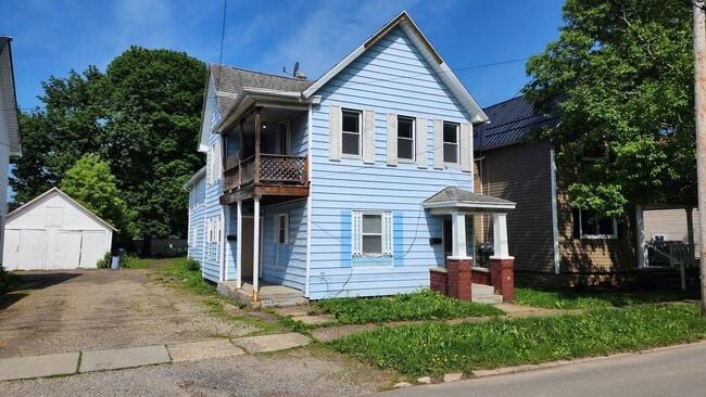 Photo - 212 1/2-207 1/2 N 11th St Unit Apartment 207 1/2; Upper