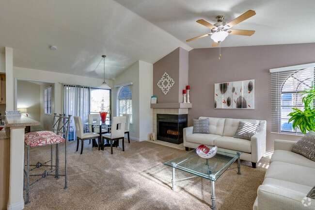 Living Room/ Dining Area - Pacific Islands in Green Valley Rental