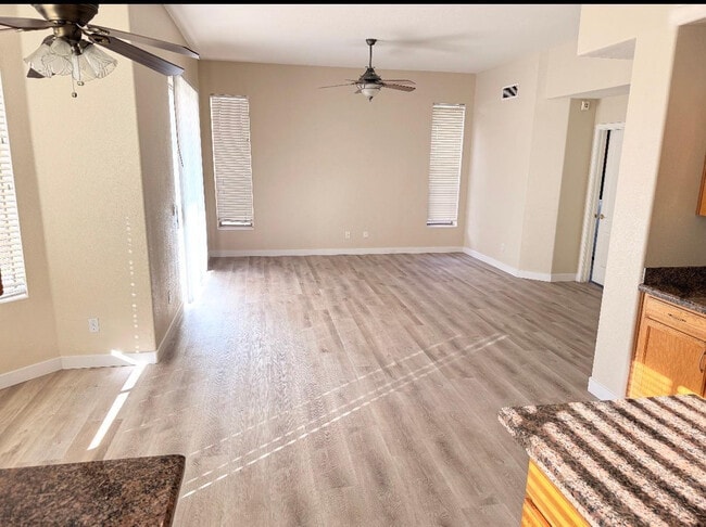 Photo - 17640 N 17th St