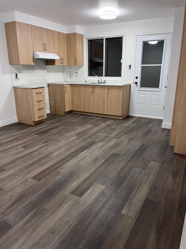 Photo - 7489 Av De Châteaubriand