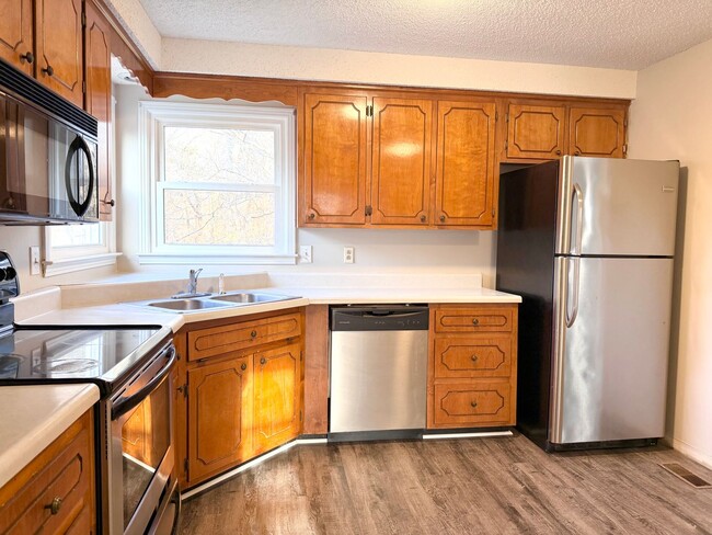 Photo - 2247 Sweetbriar Dr