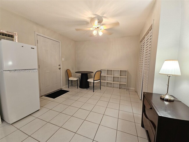 Photo - 54 SW 24th Rd Unit RIGHT
