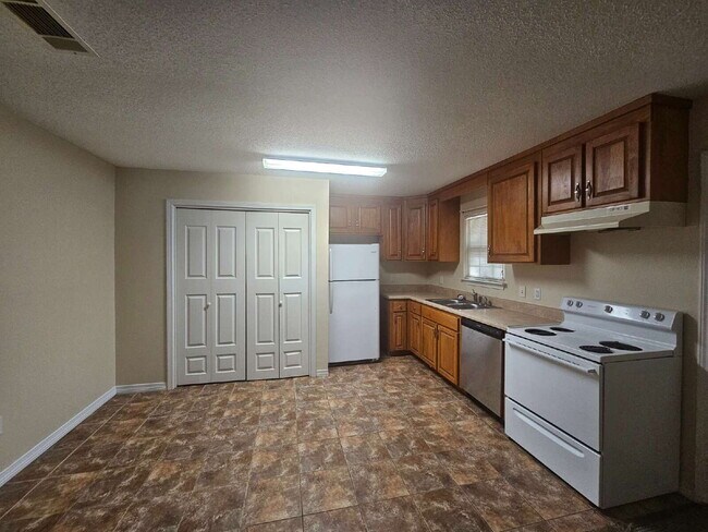 Photo - "Charming 3-Bed, 2-Bath Retreat Awaits!"